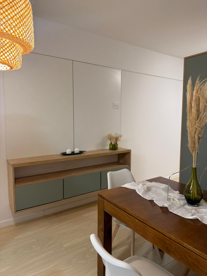 Departamento un ambiente con ventanal. Reciclado y amoblado. Centro