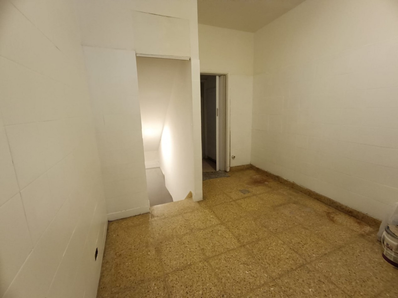 ALQUILO LOCAL COMERCIAL AL FRENTE, DIVISIBLE CON ZOTANO APTO DEPOSITO U OFICINA. CENTRO