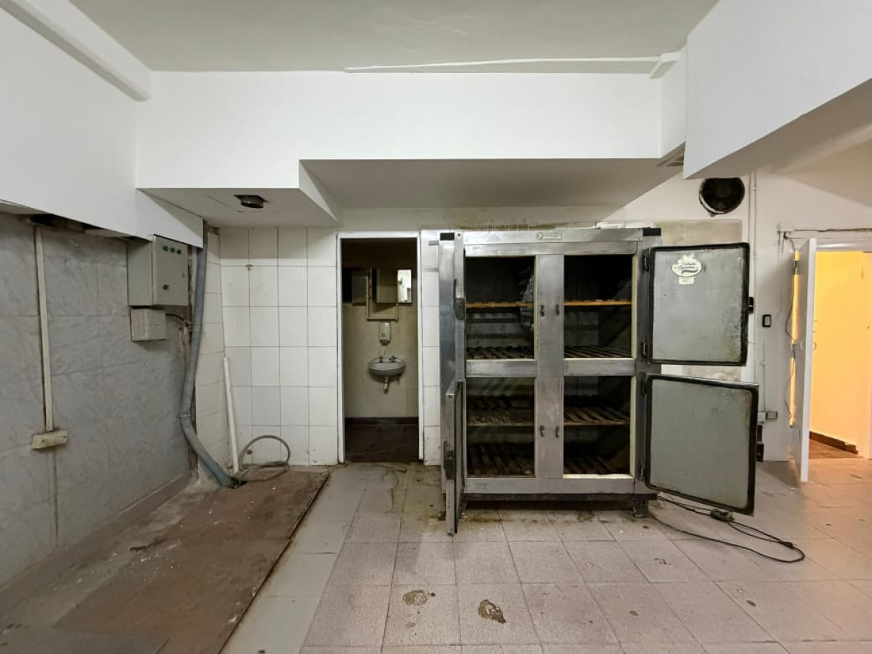 Local comercial, ideal gastronomia. Centro