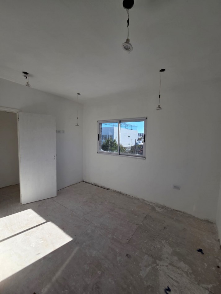 P.H. de tres ambientes en dupelx a Estrenar, entrada independiente. Zona:  San Jose