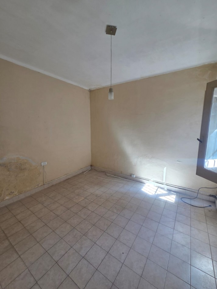 Chalet en p.h. de tres ambientes con garaje. Totalmente independiente. Villa Primera
