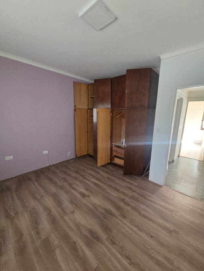 Chalet en p.h. de tres ambientes con garaje. Totalmente independiente. Villa Primera