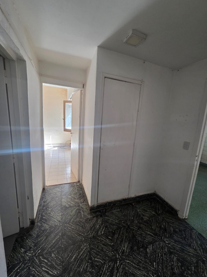 Chalet en p.h. de tres ambientes con garaje. Totalmente independiente. Villa Primera