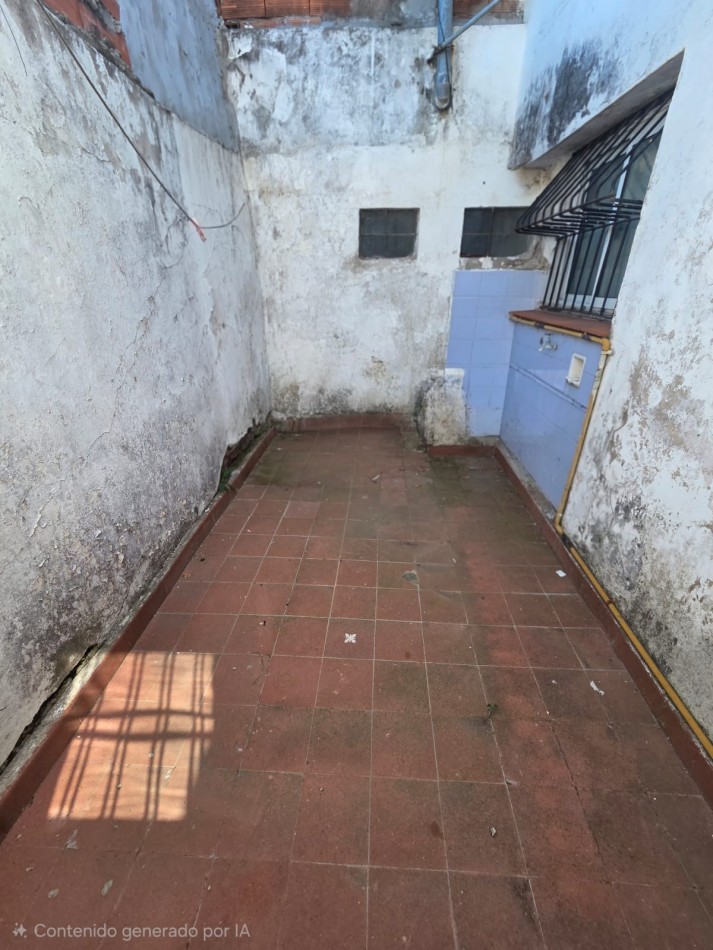 Chalet en p.h. de tres ambientes con garaje. Totalmente independiente. Villa Primera