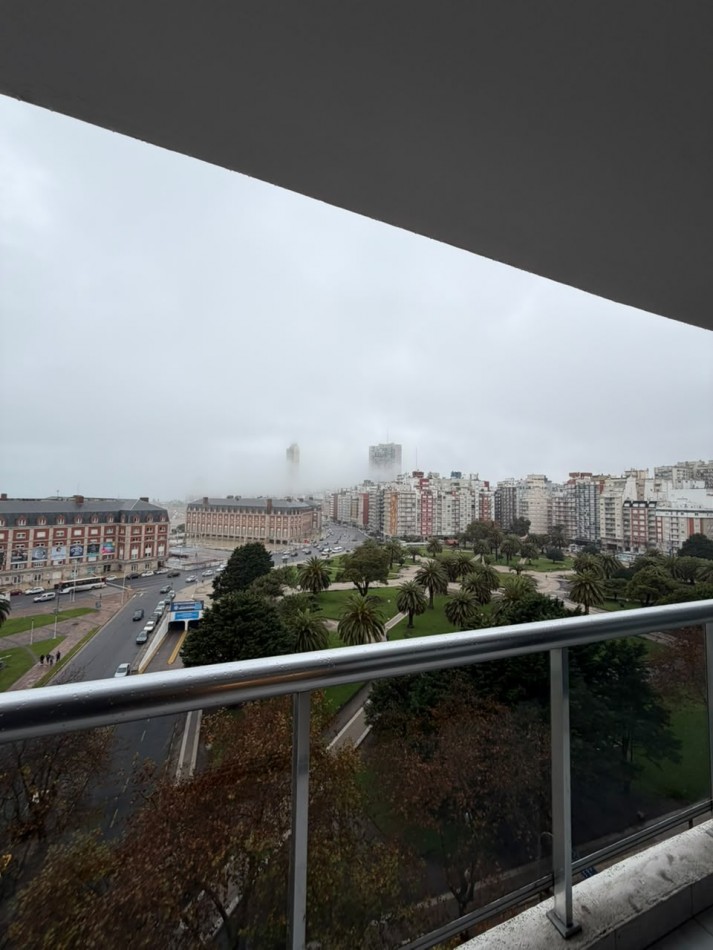 Departamento dos ambientes nuevo a la calle con balcon aterrazado, vista plena la mar y Plaza Colon. Amoblado. Plaza Colon.