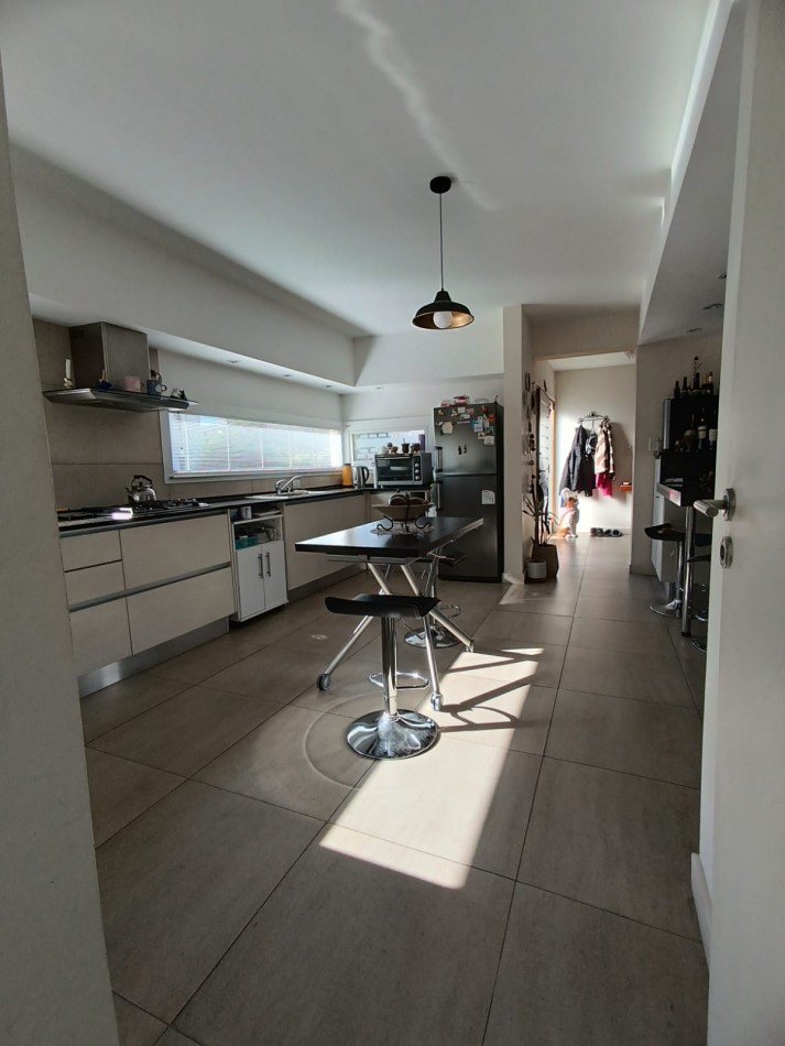 Casa de 4 ambientes en Barrio Privado Rumenco