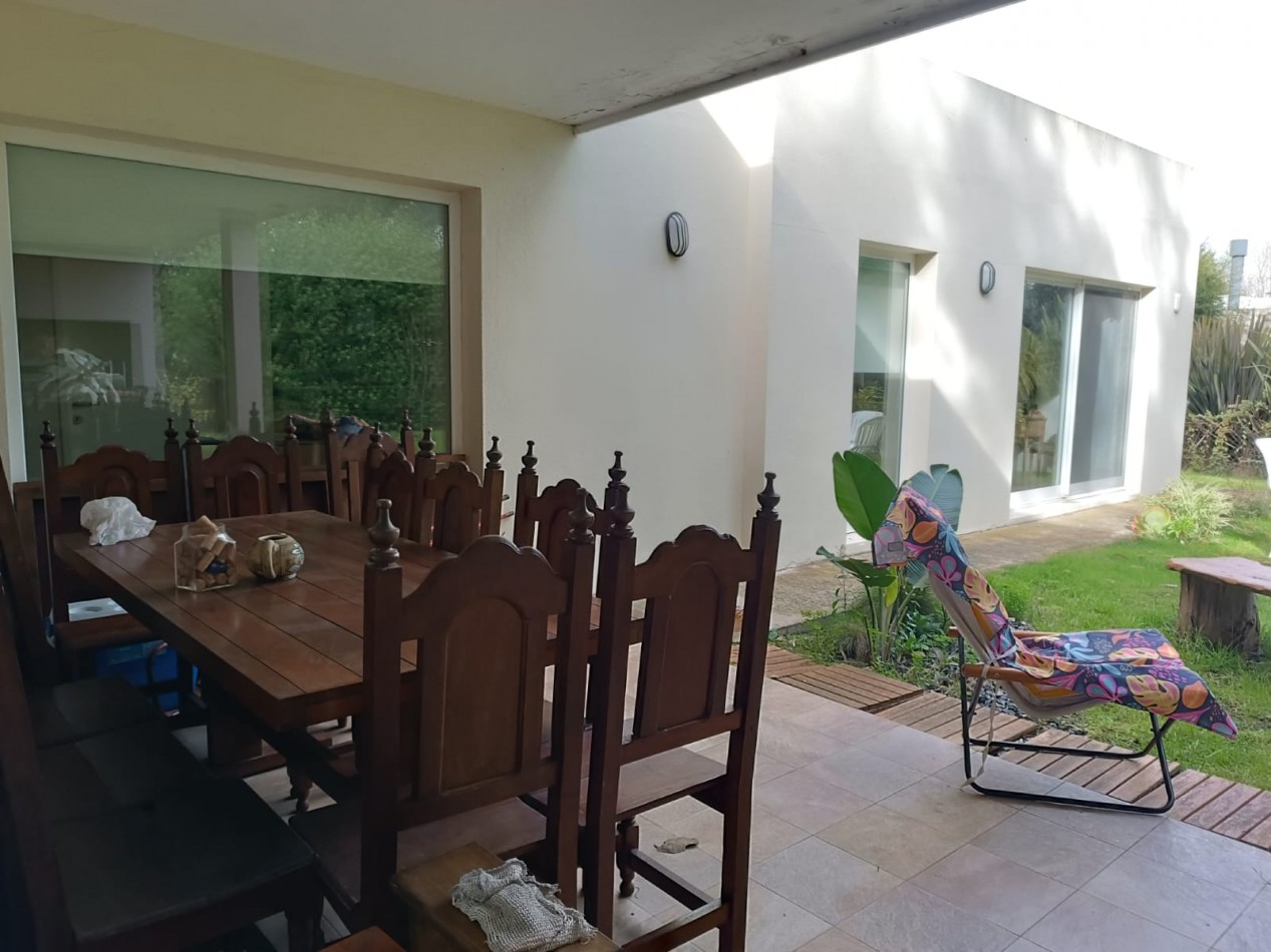 Casa de 4 ambientes en Barrio Privado Rumenco