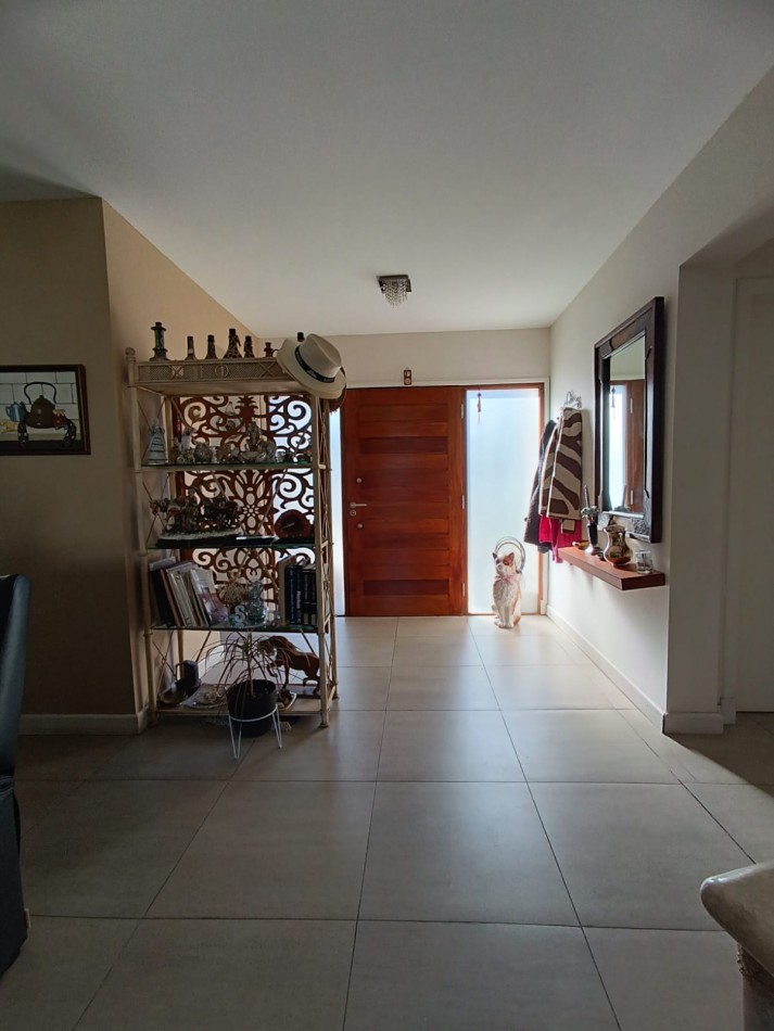 Casa de 4 ambientes en Barrio Privado Rumenco