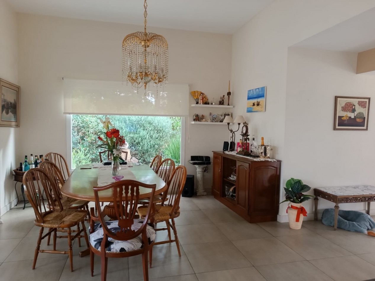 Casa de 4 ambientes en Barrio Privado Rumenco