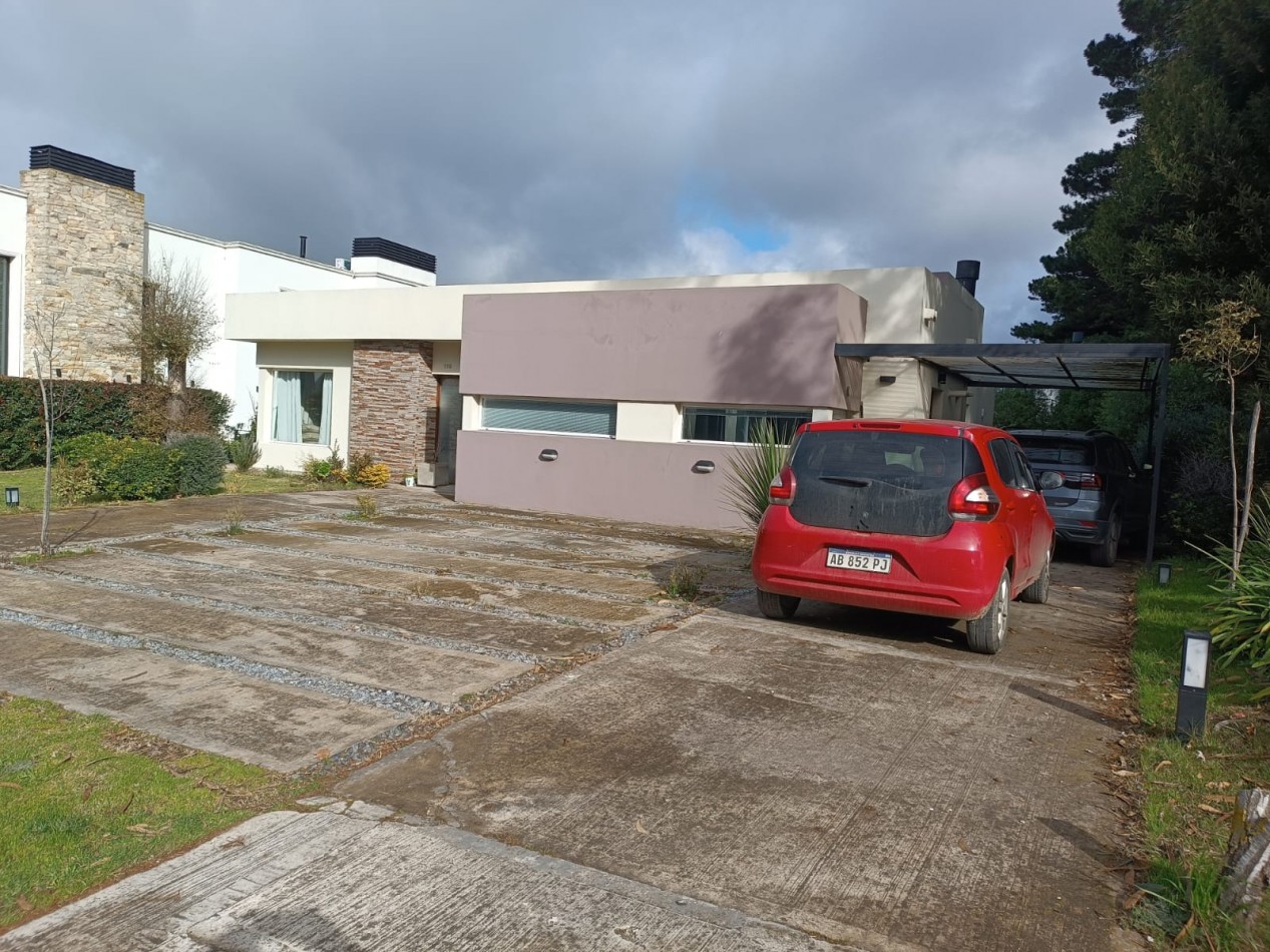 Casa de 4 ambientes en Barrio Privado Rumenco