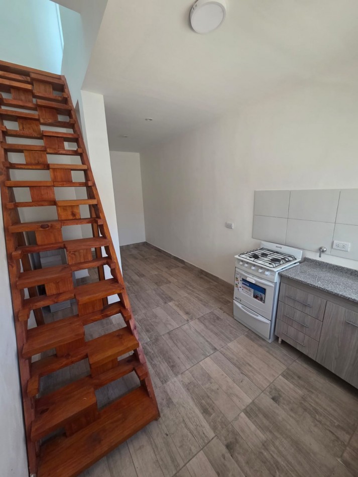 P.H. tres ambientes en duplex al frente. Reciclado. Zona: Don Bosco 
