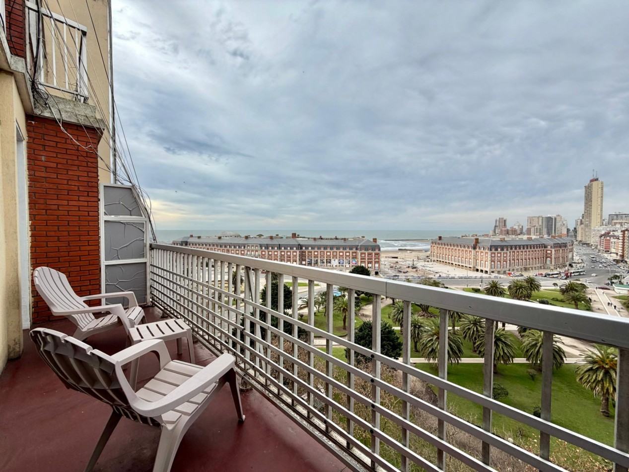 Departamento dos ambientes con balcon aterrazado a la calle con vista panoramica. Reciclado y amoblado, Plaza Colon