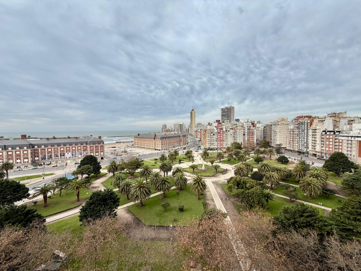 Departamento dos ambientes con balcon aterrazado a la calle con vista panoramica. Reciclado y amoblado, Plaza Colon
