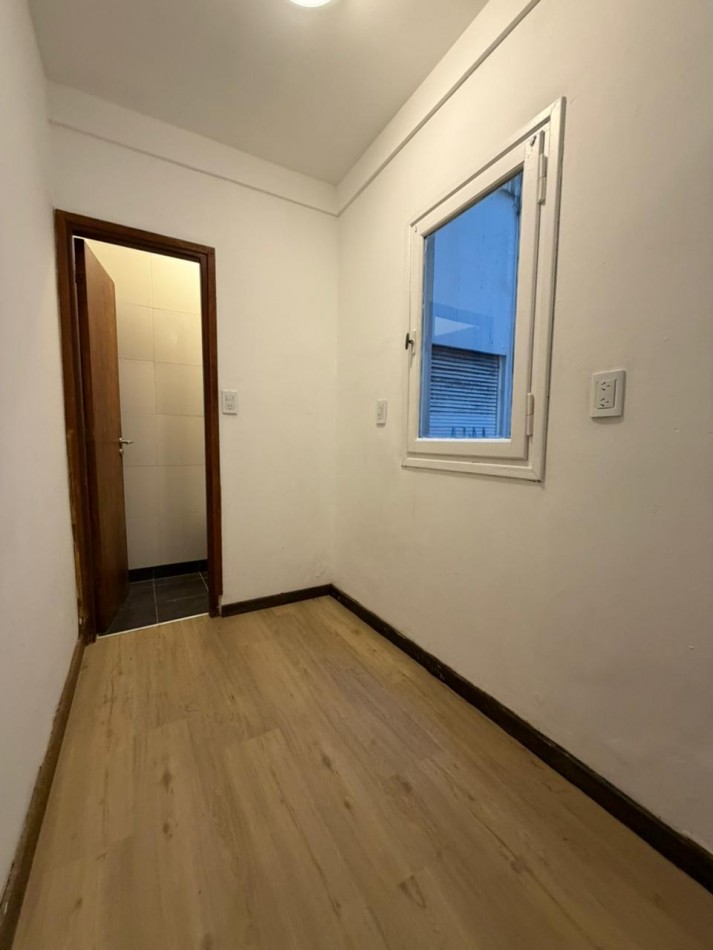 Departamento dos ambientes con dependencia. Reciclado y amoblado