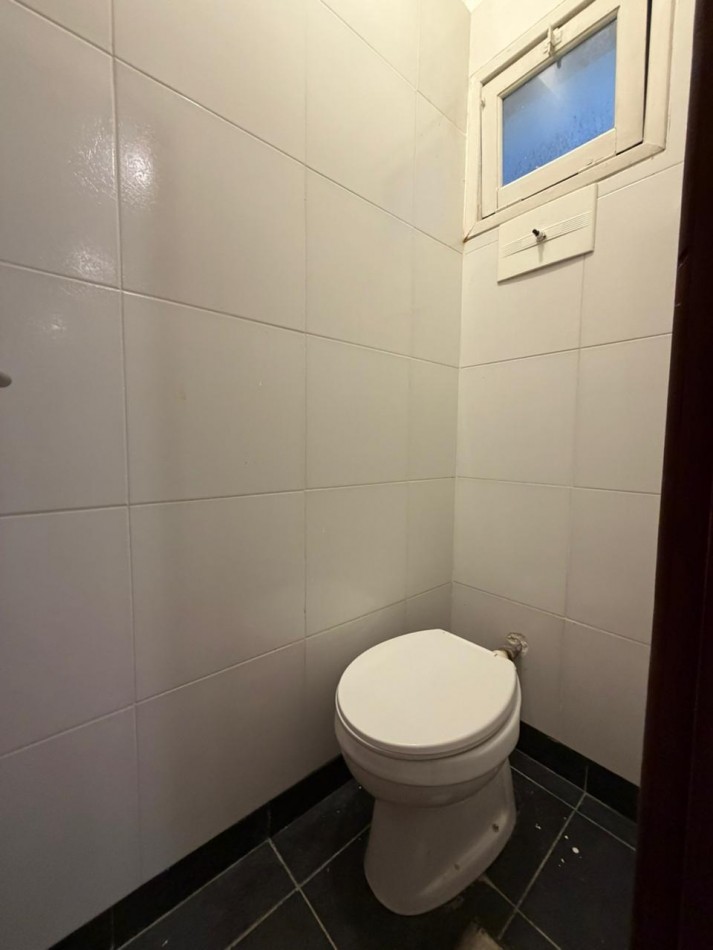 Departamento dos ambientes con dependencia. Reciclado y amoblado