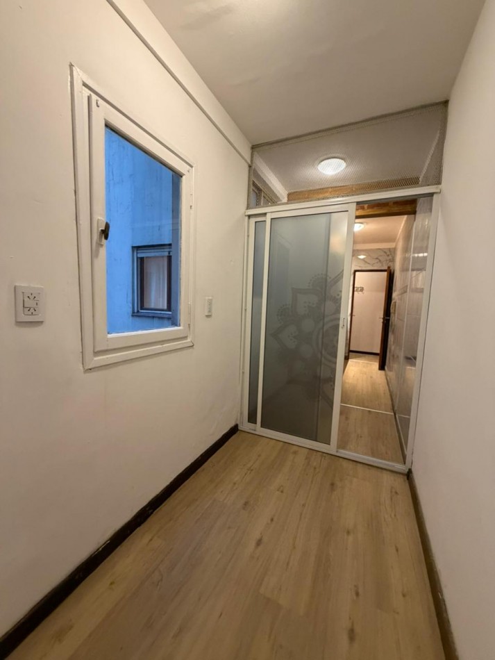 Departamento dos ambientes con dependencia. Reciclado y amoblado