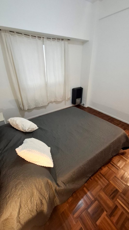 Departamento dos ambientes amoblado. Zona: Centro
