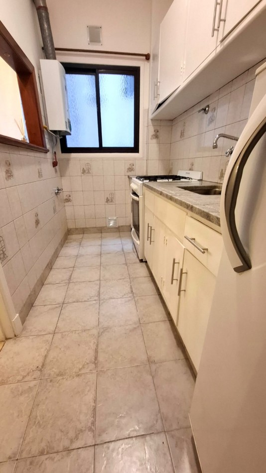 Departamento dos ambientes amoblado. Zona: Centro