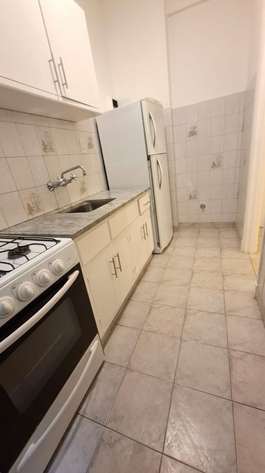 Departamento dos ambientes amoblado. Zona: Centro
