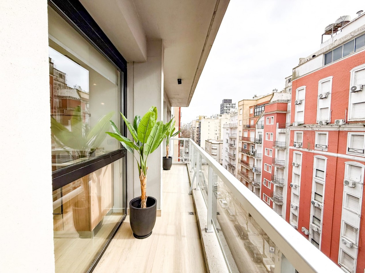 Departamento a Estrenar de dos ambientes a la calle con balcon corrido y vista panoramica. Amoblado. Zona: Plaza Colon