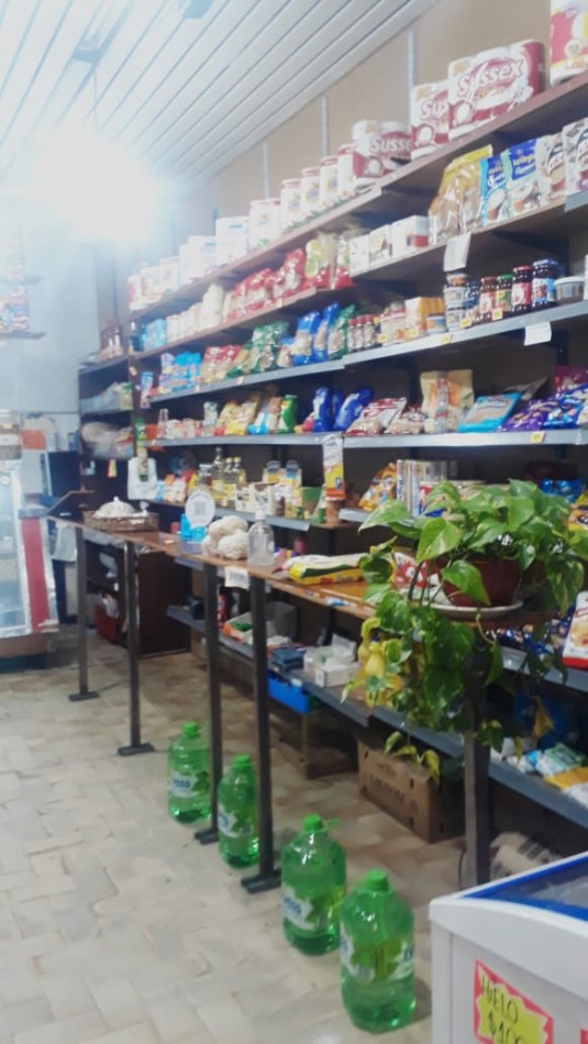 ALQUILO LOCAL COMERCIAL FRENTE. ZONA: PLAZA COLON (LIBRE A PARTIR DE OCTUBRE)