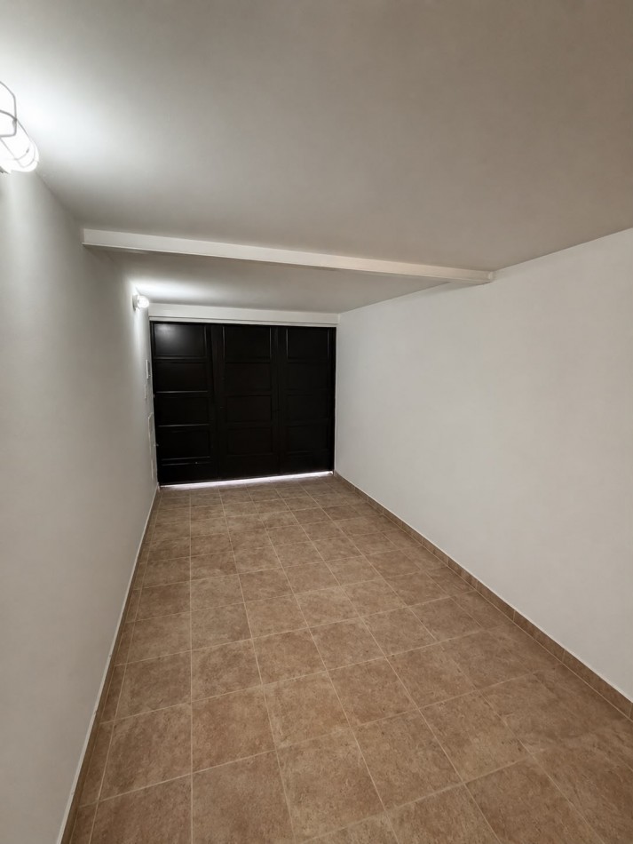 Duplex de tres ambientes con balcon y terraza propia, garage. Reciclado. Zona Chauvin