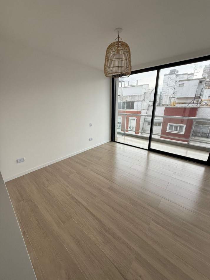 Departamento dos ambientes a Estrenar a la calle con balcon saliente y vista laeral al mar! Plaza Colon