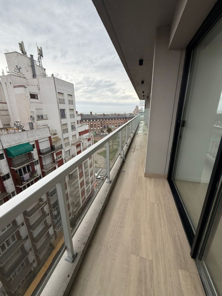 Departamento dos ambientes a Estrenar a la calle con balcon saliente y vista laeral al mar! Plaza Colon