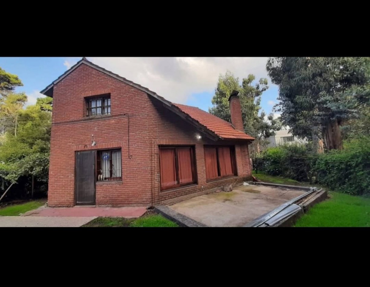 Chalet cuatro ambientes en Bosque Perlata Ramos