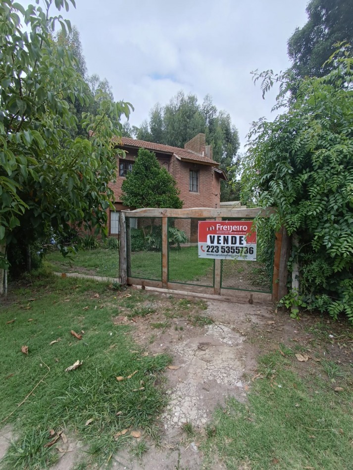 Chalet cuatro ambientes en Bosque Perlata Ramos