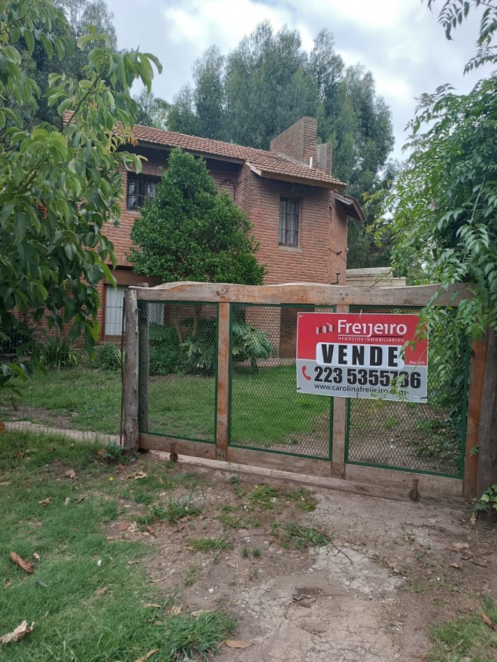 Chalet cuatro ambientes en Bosque Perlata Ramos