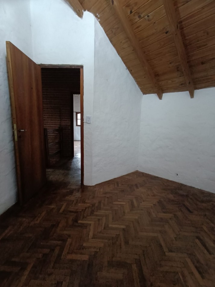 Chalet cuatro ambientes en Bosque Perlata Ramos