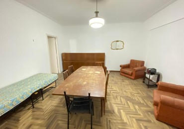 Departamento dos ambientes lateral. Estado original. Zona: Hotel Provincial