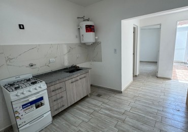 P.H. dos ambientes con patio. Reciclado. Zona: Villa Primera
