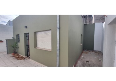P.H. DE TRES AMBIENTES, MUY BUEN ESTADO ORIGINAL. ZONA: DON BOSCO