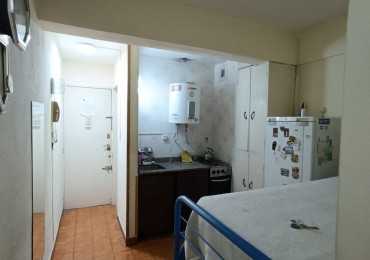 ALQUILER 24 MESES!! DEPARTAMENTO UN AMBIENTE  A LA CALLE CON BALCON SALIENTE. PLAZA MITRE