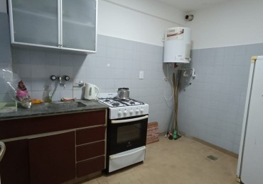 ALQUILER 24 MESES!!!! DEPARTAMENTO DOS AMBIENTES AL LATERAL.  BUEN ESTADO ORIGINAL. ZONA: PLAZA MITRE