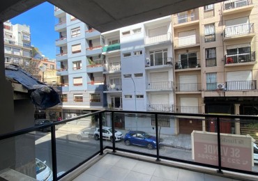 Departamento dos ambientes a estrenar con cochera, a la calle con balcon saliente, terraza y parrilla. Zona: gascon 1600