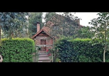 Chalet cuatro ambientes en Bosque Perlata Ramos
