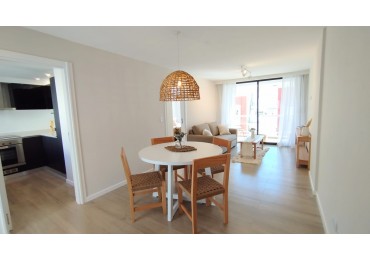 Departamento dos ambientes a Estrenar a la calle con balcon saliente. Amoblado. Zona: Plaza Colon