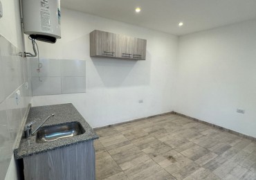 P.h. un ambiente con patio. Reciclado. Zona: Parque Luro