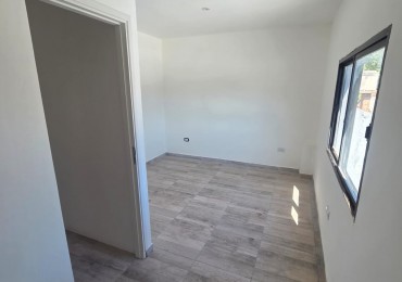 P.H. tres ambientes en duplex al frente. Reccilado. Zona: Don Bosco 