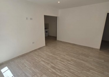 P.H dos ambientes a Estrenar en PB al contrafrente con dos patios. Zona: Villa Primera