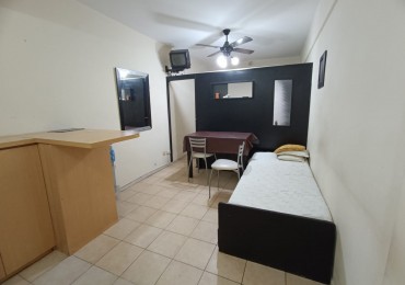 ALQUILO DEPARTAMENTO 24 MESES!!! AMBIENTE A LA CALLE CON BALCON SALIENTE. ZONA: PLAZA MITRE