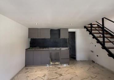 P.H. en duplex de dos ambientes a Estrenar a la calle. Zona: Bernardino Rivadavia