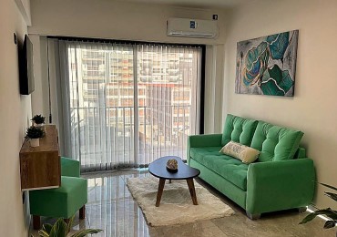 Departamento tres ambientes a la calle con balcon corrido. Reciclado y amoblado.