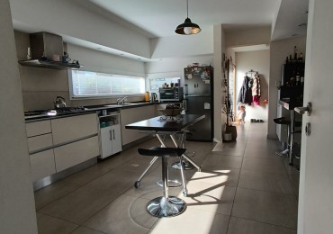 Casa de 4 ambientes en Barrio Privado Rumenco