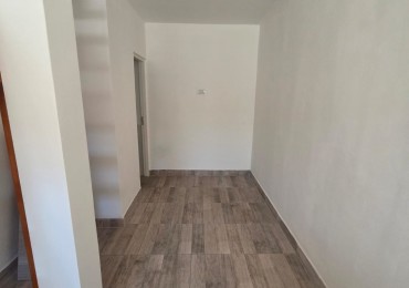 P.H. tres ambientes en duplex al frente. Reciclado. Zona: Don Bosco 
