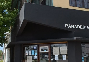 PROPIEDAD EN BLOCK, CONSTA DE LOCAL, DEPOSITO, ENTRADA DE VEHICULOS ALTO PORTE Y VIVIENDA. ZONA: CAHMPAGNAT Y ROCA