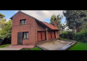 Chalet cuatro ambientes en Bosque Perlata Ramos